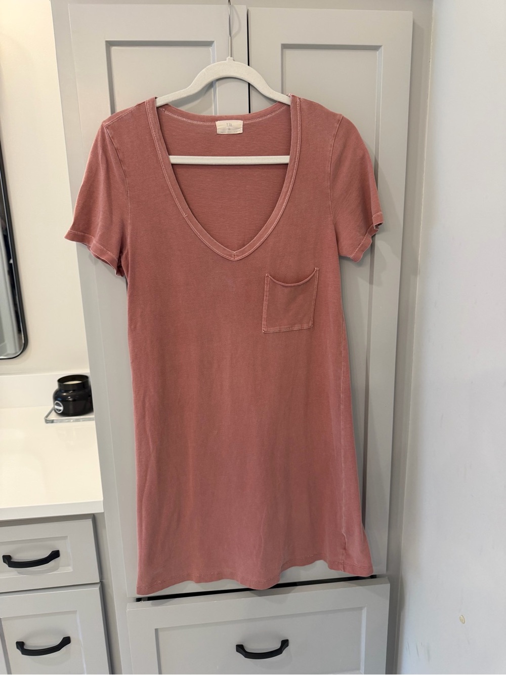 Anthropologie T.La V-Neck Rose Short Sleeve T-Shirt Dress - size XS